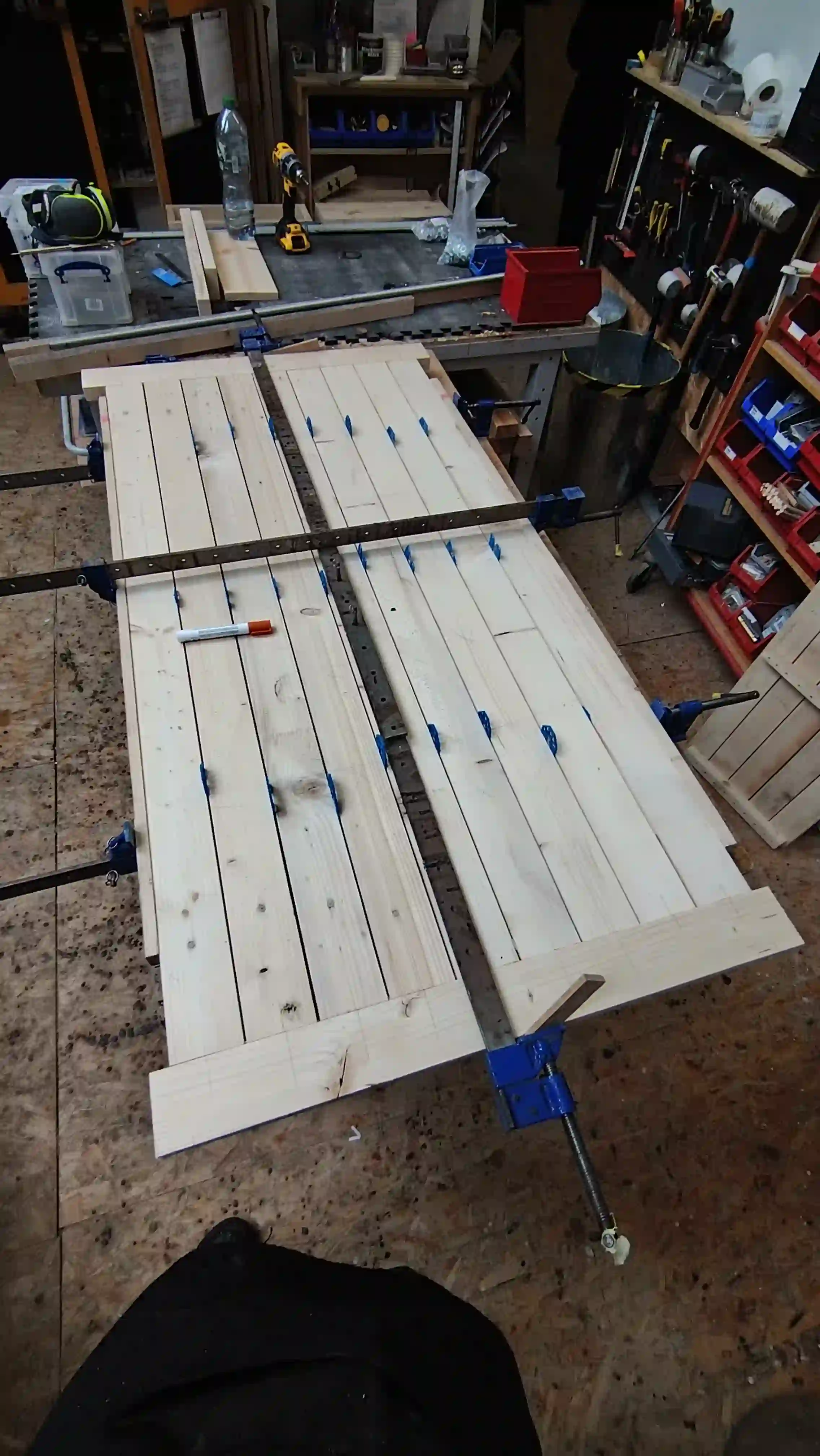 Gluing table